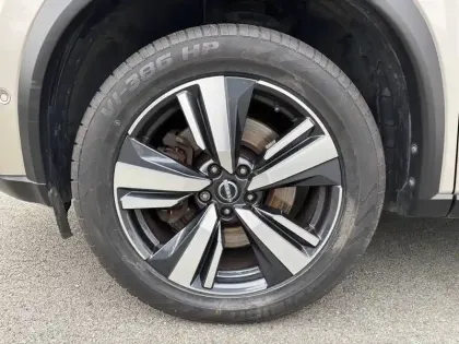 Photo 8 Nissan X-trail  e-POWER 213 ch e-4ORCE 5 Places