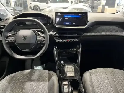 Photo 10 Peugeot 208  Electrique 54 kWh 156ch