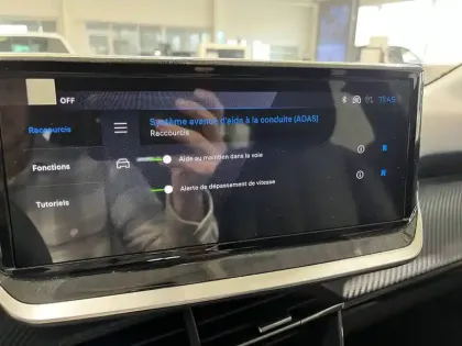 Photo 24 Peugeot 208  Electrique 54 kWh 156ch