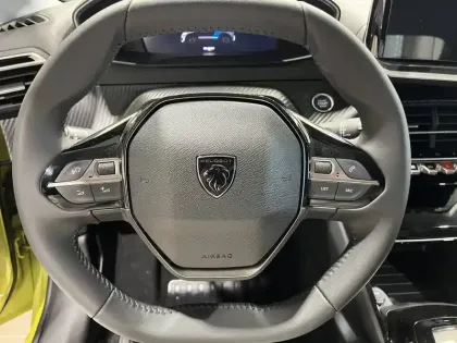 Photo 29 Peugeot 208  Electrique 54 kWh 156ch