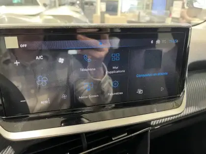 Photo 22 Peugeot 208  Electrique 54 kWh 156ch