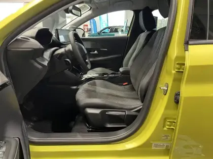 Photo 8 Peugeot 208  Electrique 54 kWh 156ch