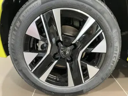 Photo 9 Peugeot 208  Electrique 54 kWh 156ch