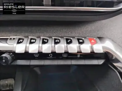 Photo 28 Peugeot 3008  Hybrid 225 e-EAT8