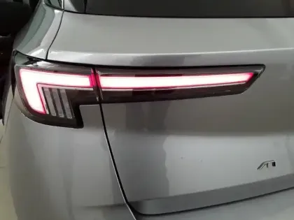 Photo 16 Opel Mokka  Electrique 136 ch & Batterie 50 kWh