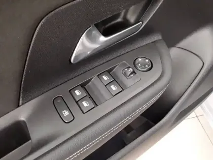 Photo 25 Opel Mokka  Electrique 136 ch & Batterie 50 kWh