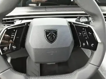 Photo 18 Peugeot 3008  Hybrid 145 e-DCS6