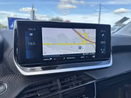 Photo 16 Peugeot 208  BlueHDi 100 S&S BVM6