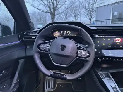 Photo 8 Peugeot 308  Hybrid 145 e-DCS6