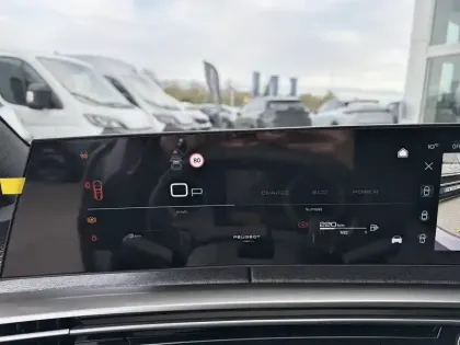 Photo 29 Peugeot 3008  Hybrid 145 e-DCS6