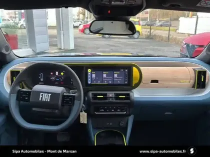 Photo 7 Fiat Grande Panda  T-Gen 3 1.2 Hybrid Turbo 110 ch eDCT6