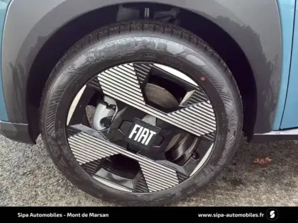 Photo 10 Fiat Grande Panda  T-Gen 3 1.2 Hybrid Turbo 110 ch eDCT6