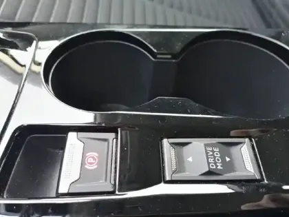 Photo 23 Peugeot 2008  Electrique 136 ch