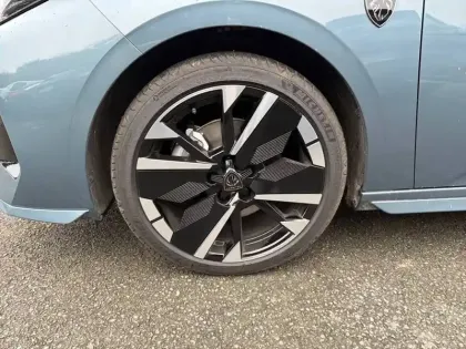 Photo 12 Peugeot 308  SW Hybrid 145 e-DCS6