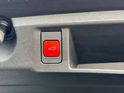 Photo 23 Peugeot 308  SW Hybrid 145 e-DCS6