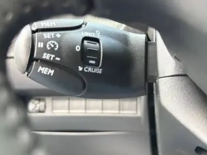 Photo 26 Peugeot 208  Hybrid 110 e-DCS6