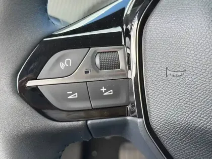 Photo 6 Peugeot 208  Hybrid 110 e-DCS6