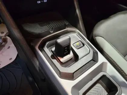 Photo 46 Dacia Duster  Hybrid 140