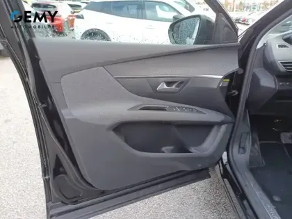 Photo 31 Peugeot 5008  PureTech 130ch S&S EAT8