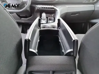 Photo 53 Peugeot 5008  PureTech 130ch S&S EAT8