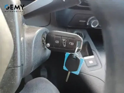 Photo 16 Peugeot Partner  FOURGON STANDARD 650 KG BLUEHDI 100 S&S BVM5