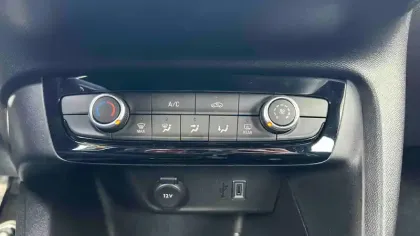 Photo 16 Opel Corsa  1.2 Turbo Hybrid 110 ch e-DCT6