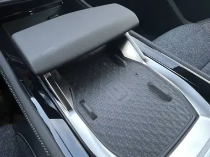 Photo 13 Renault Rafale  E-Tech full hybrid 200ch