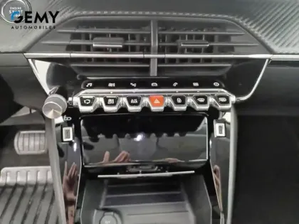 Photo 15 Peugeot 2008  BlueHDi 130 S&S EAT8