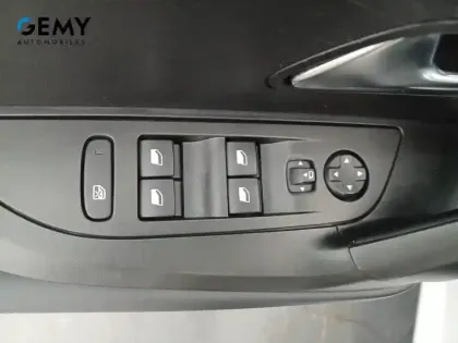 Photo 11 Peugeot 2008  BlueHDi 130 S&S EAT8