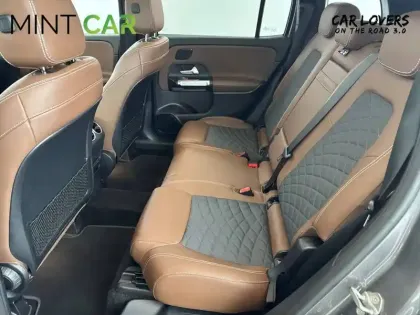 Photo 18 Mercedes GLB  200 d 8G-DCT