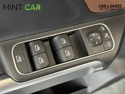 Photo 16 Mercedes GLB  200 d 8G-DCT