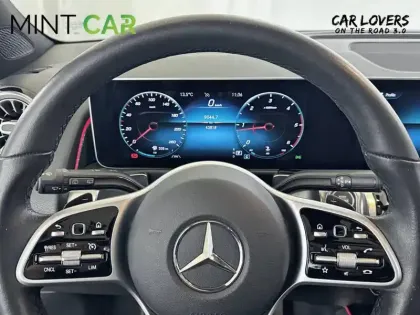 Photo 12 Mercedes GLB  200 d 8G-DCT