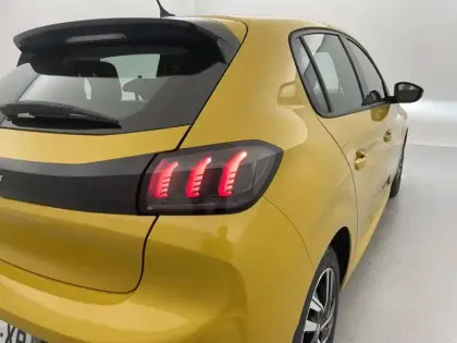 Photo 94 Peugeot 208  PureTech 100 S&S BVM6