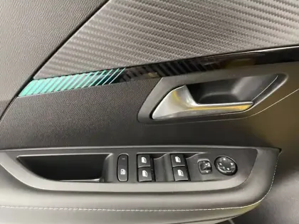 Photo 31 Peugeot 208  PureTech 100 S&S BVM6