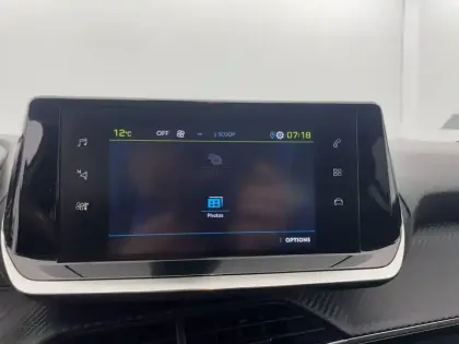 Photo 19 Peugeot 208  Electrique 50 kWh 136ch