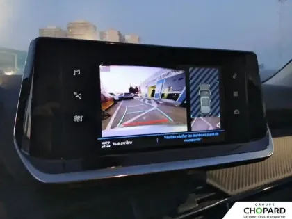 Photo 13 Peugeot 2008  PureTech 130 S&S BVM6