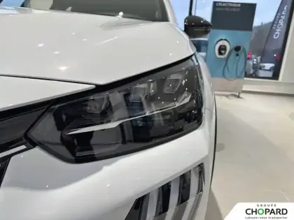 Photo 21 Peugeot 208  Electrique 50 kWh 136ch