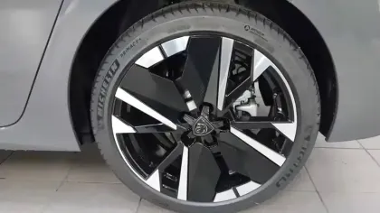 Photo 24 Peugeot 308  Hybrid 145 e-DCS6