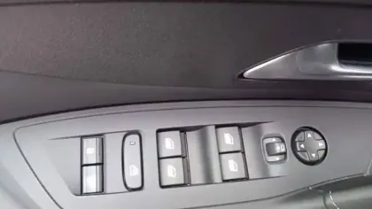 Photo 35 Peugeot 308  Electrique 55 kWh 156ch