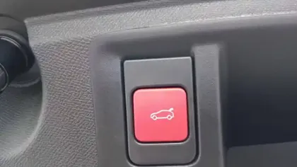 Photo 16 Peugeot 308  SW Hybrid 145 e-DCS6