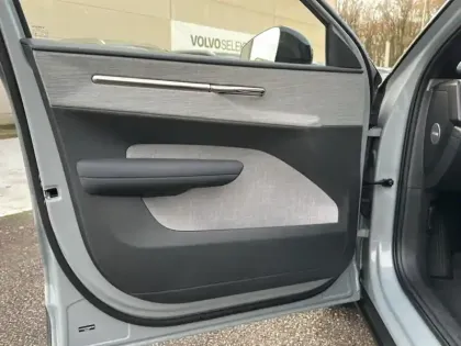 Photo 13 Volvo Ex30  Single Extended Range 272 ch 1EDT