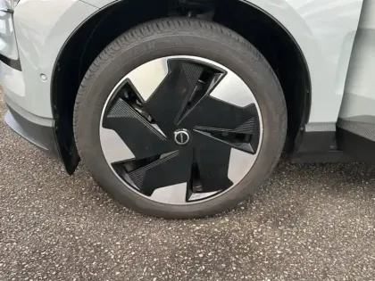 Photo 9 Volvo Ex30  Single Extended Range 272 ch 1EDT