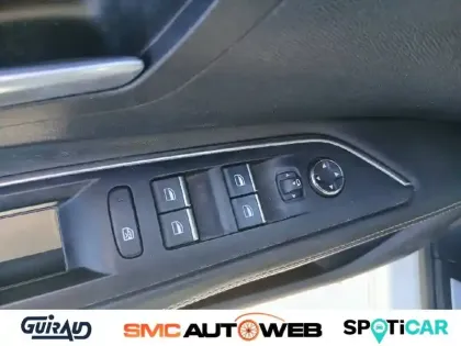 Photo 32 Peugeot 3008  Hybrid 225 e-EAT8