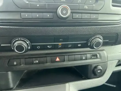 Photo 13 Peugeot Expert  FGN TOLE STANDARD 2.0  BLUEHDI 120 S&S BVM6