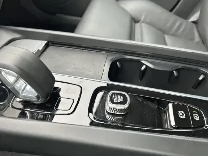 Photo 18 Volvo V60  B4 197 ch DCT7