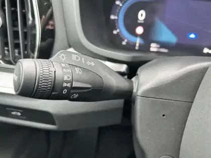 Photo 13 Volvo V60  B4 197 ch DCT7