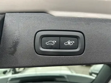 Photo 8 Volvo V60  B4 197 ch DCT7