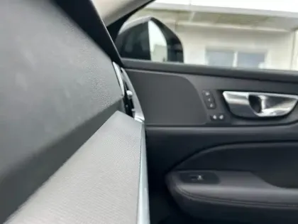 Photo 31 Volvo V60  B4 197 ch DCT7