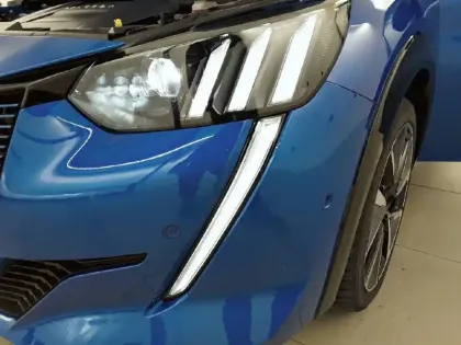 Photo 36 Peugeot 208  Electrique 50 kWh 136ch