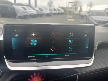 Photo 18 Peugeot 208  Electrique 50 kWh 136ch